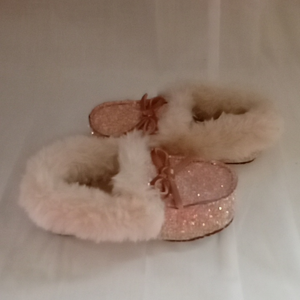 Shoes - Picture 2 of 4